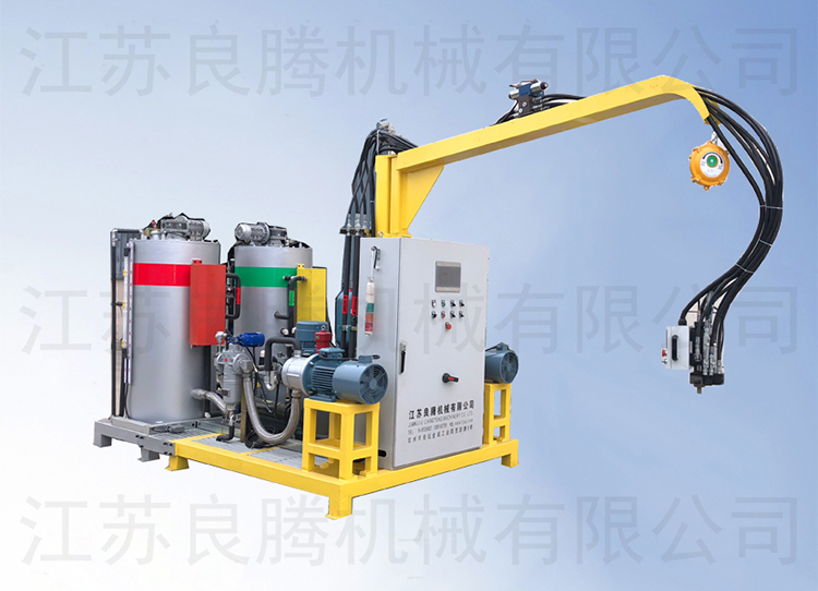 方向盤PU自結皮高壓發(fā)泡機